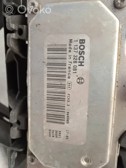 Volvo S40 Jäähdyttimen jäähdytinpuhallin 30741630