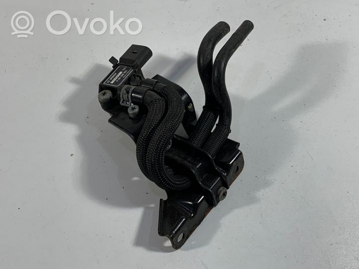 Volkswagen Eos Exhaust gas pressure sensor 0281006082