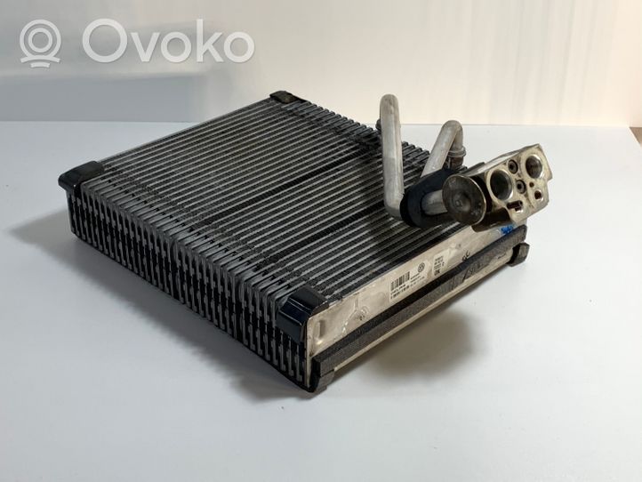 Volkswagen Touareg II Gaisa kondicioniera radiators (salonā) 7P0820101