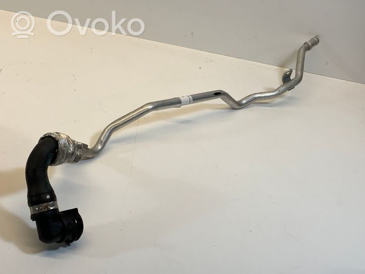 BMW 5 G30 G31 Tuyau de liquide de refroidissement moteur 8576310