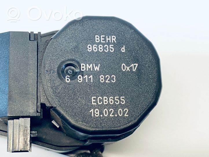 BMW 7 E65 E66 Moteur / actionneur de volet de climatisation 6911823