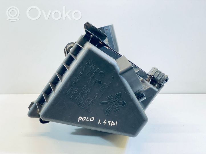Volkswagen Polo IV 9N3 Boîtier de filtre à air 6Q0129601AT