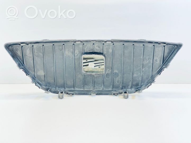 Seat Ibiza IV (6J,6P) Front bumper upper radiator grill 6J0853654B