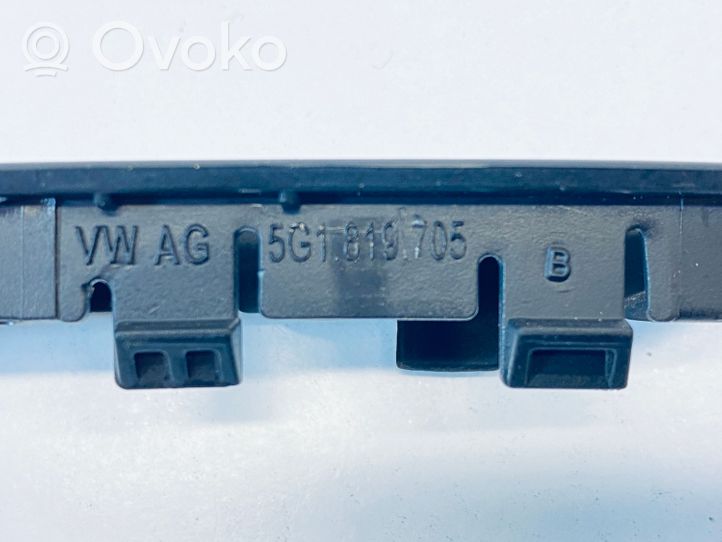 Volkswagen Golf VII Kojelaudan sivutuuletussuuttimen kehys 5G1819705B