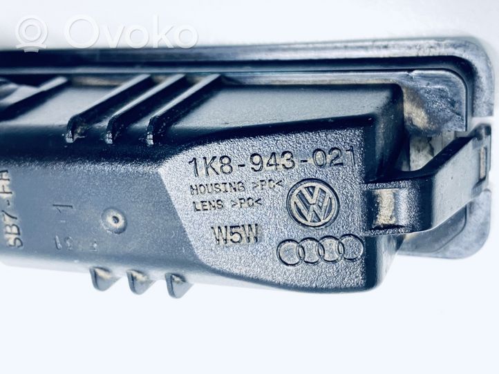Volkswagen PASSAT B7 Luce targa 1K8943021