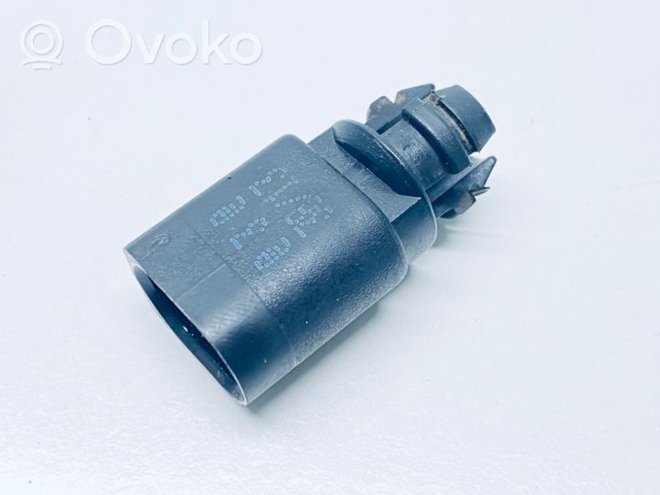 Volkswagen Touareg II Sonde température extérieure 8Z0820535