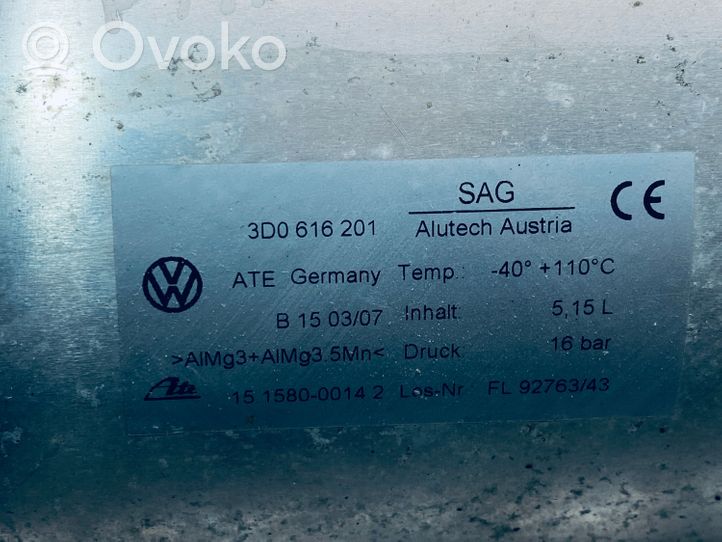 Volkswagen Phaeton Zbiornik powietrza tylnego zawieszenia pneumatycznego 3D0616201
