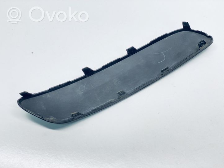 Volkswagen Jetta V Moulure de pare-chocs avant 1K0807717B