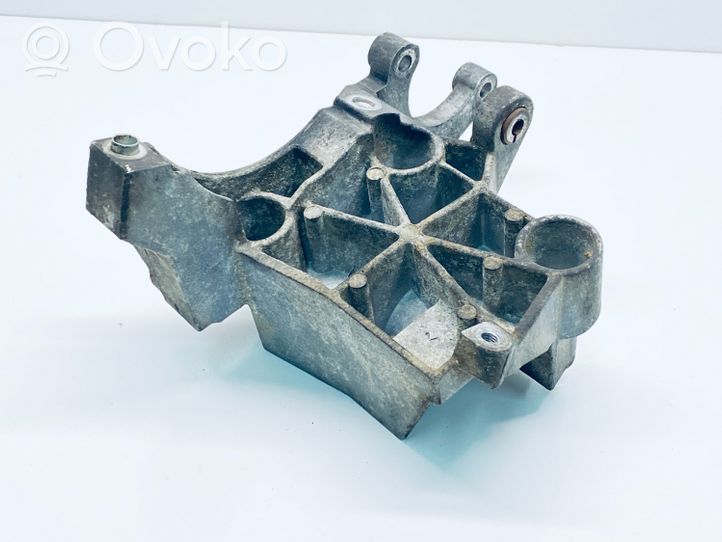 Audi A8 S8 D3 4E Supporto di montaggio della pompa del servosterzo 059145167AE