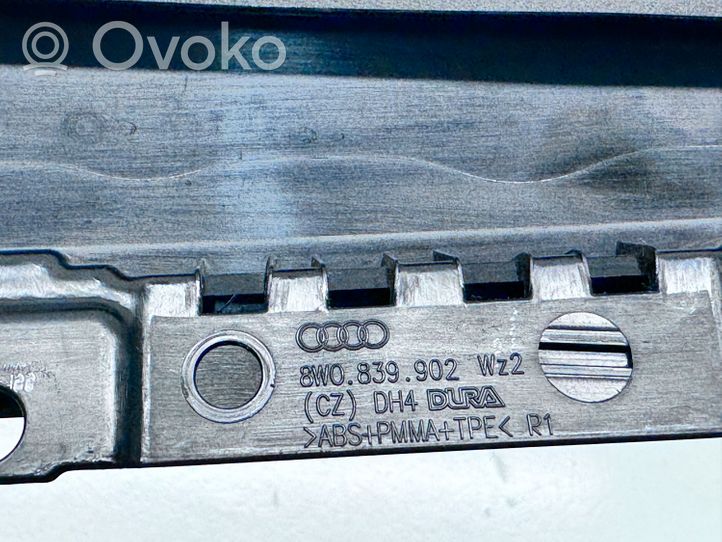 Audi A4 S4 B9 Listwa / Uszczelka szyby drzwi tylnych 8W0839902A