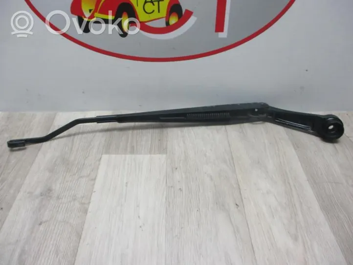 KIA Picanto Front wiper blade arm 9831007000