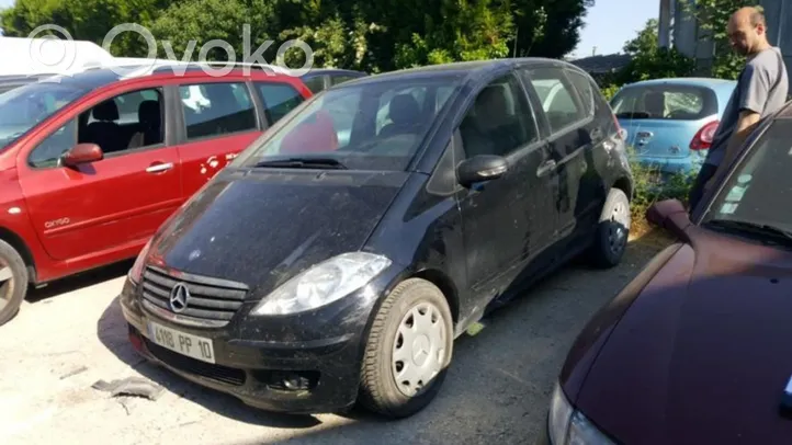 Mercedes-Benz A W169 Takapyörän sisälokasuojat 1696982030