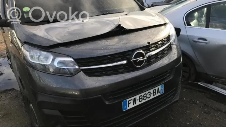 Opel Vivaro Konepellin saranat 