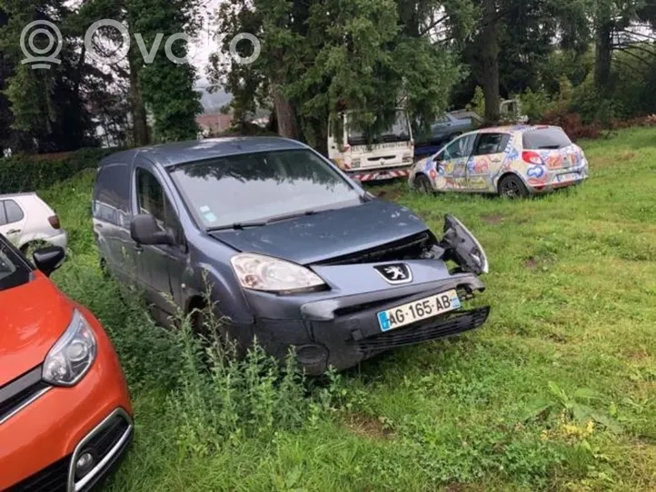 Peugeot Partner Pare-boue arrière 1679982180