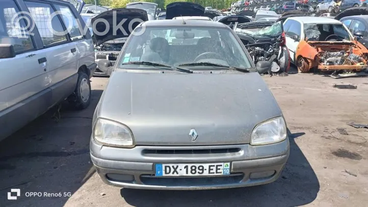 Renault Clio I Pompa spryskiwacza szyby przedniej / czołowej 8201626365