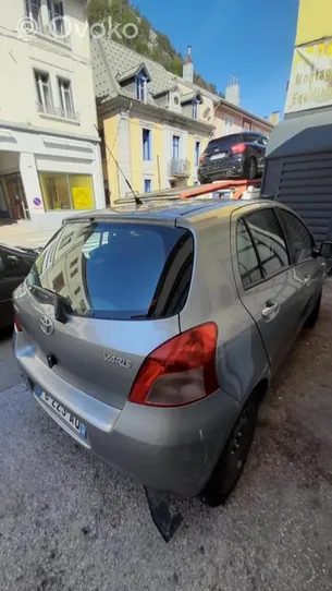 Toyota Yaris Poignée inférieure de porte avant 692050D100B0