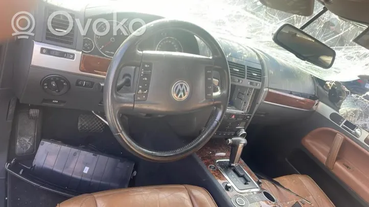Volkswagen Touareg I Éclairage de plaque d'immatriculation 7L6945258F