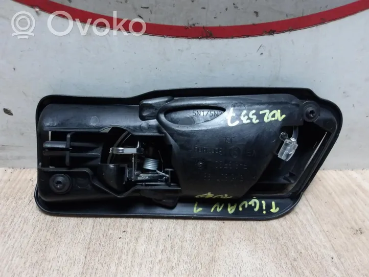 Volkswagen Tiguan Klamka wewnętrzna drzwi przednich 5N1837114EUAQ