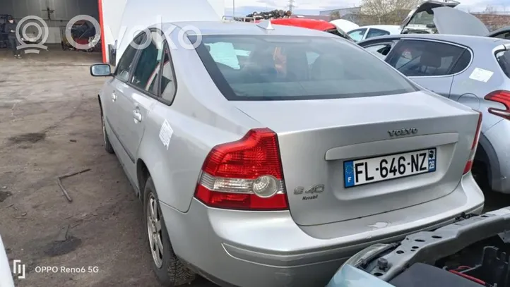 Volvo S40 Nadkole przednie 30678144