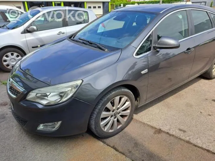 Opel Astra J Altre parti del cruscotto 