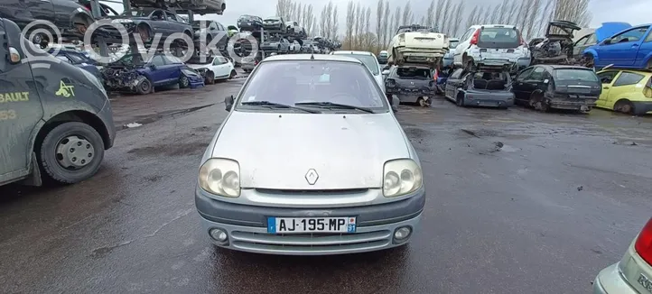 Renault Clio III Miska olejowa 8200702781