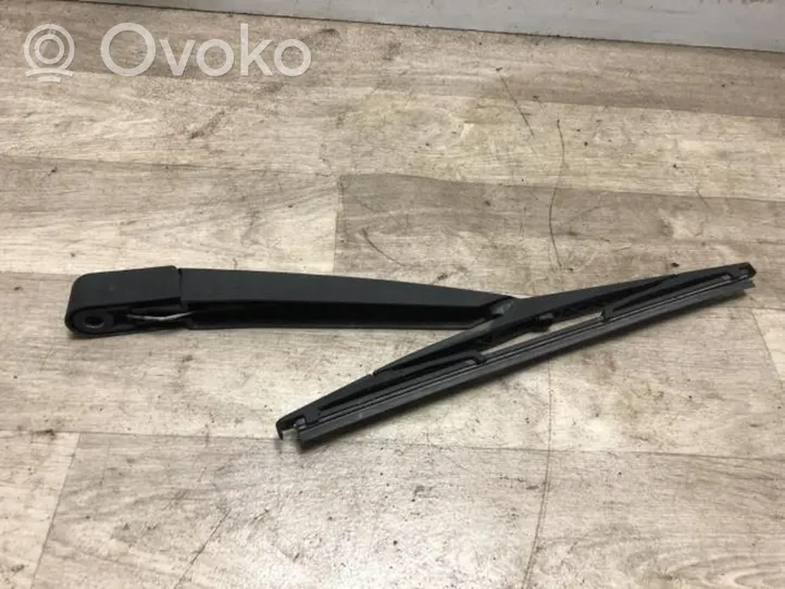 Nissan Qashqai Ramię wycieraczki szyby tylnej 28781JD00A