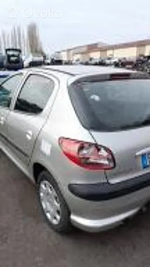 Peugeot 206 Moteur de lève-vitre de porte avant 9222F8