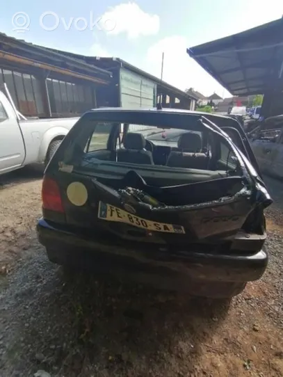 Volkswagen Polo III 6N 6N2 6NF Konepellin lukituksen vastakappale 1H0823509B