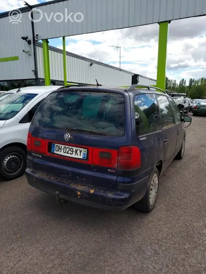 Volkswagen Sharan Jäähdyttimen kehyksen suojapaneelin kiinnike 7M3805594BD