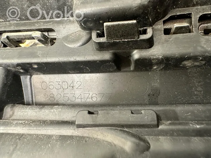 Citroen C5 Aircross Etupuskurin ylempi jäähdytinsäleikkö 9825347677