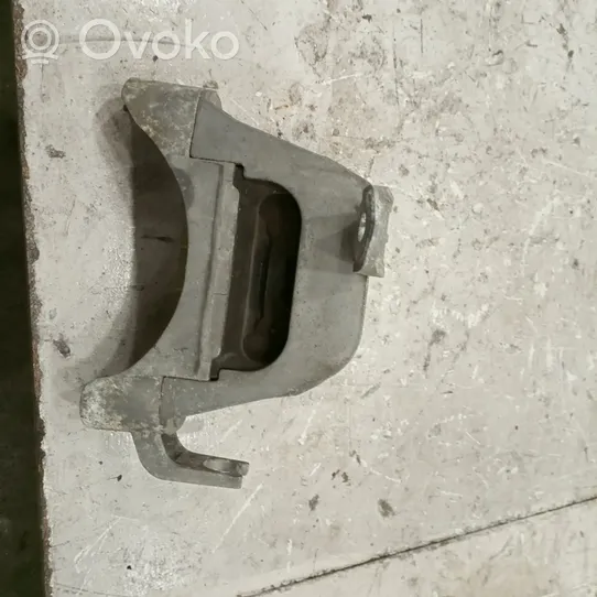 Chevrolet Orlando Engine mount bracket 