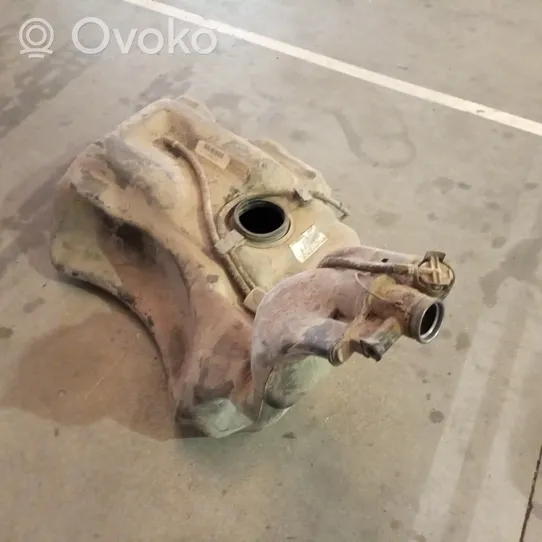 Audi A4 S4 B5 8D Vaso di espansione carburante 