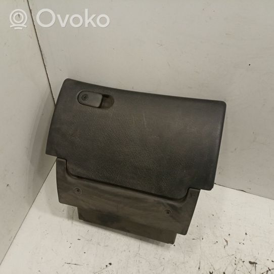 Opel Vectra B Paneelin laatikon/hyllyn pehmuste 