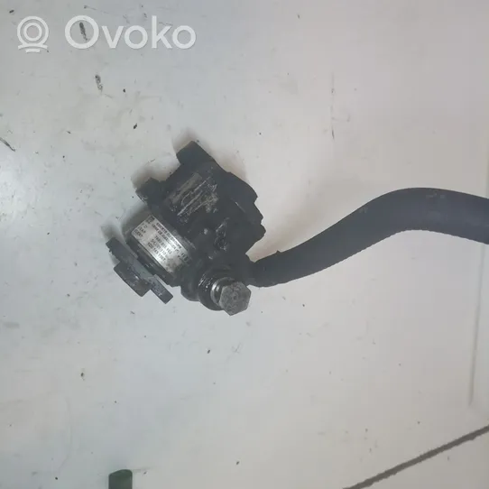 Audi A4 S4 B6 8E 8H Vairo stiprintuvo siurblys 