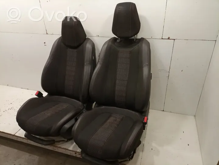 Peugeot 308 Set di rivestimento sedili e portiere 