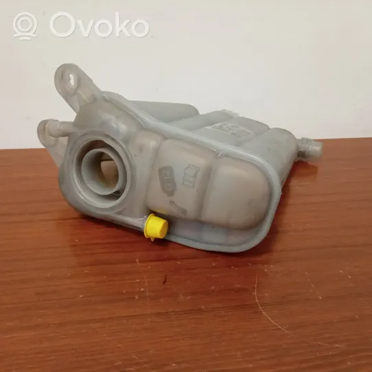 Audi A4 S4 B8 8K Vaso di espansione carburante 