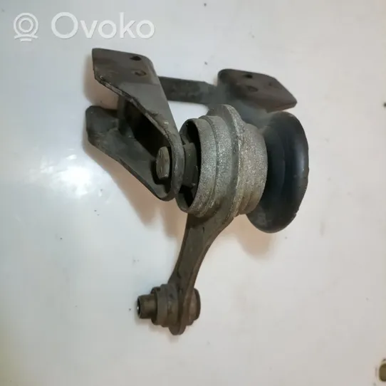 Renault Clio I Engine mount bracket 