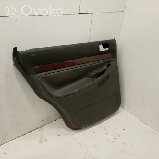 Audi A4 S4 B5 8D Takaoven verhoilu 