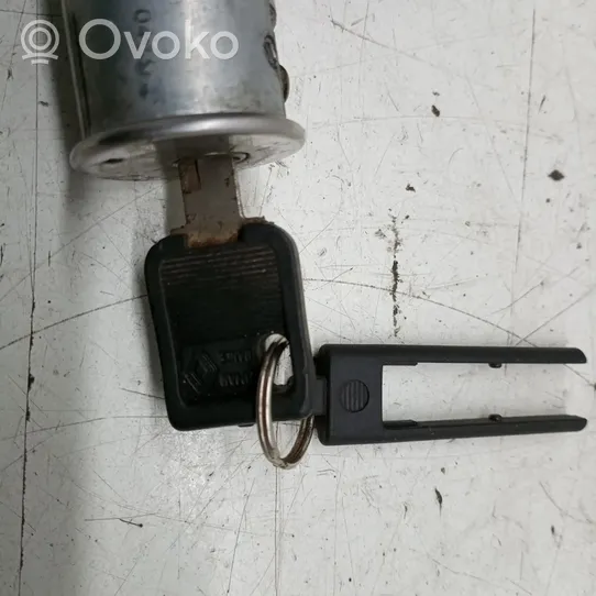 Renault Clio I Ignition lock 