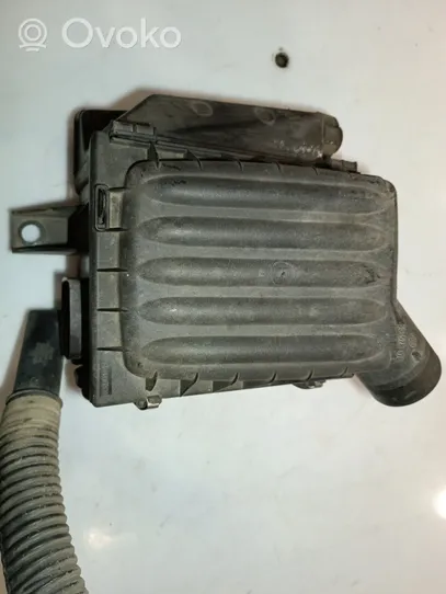 Opel Corsa B Air filter box 