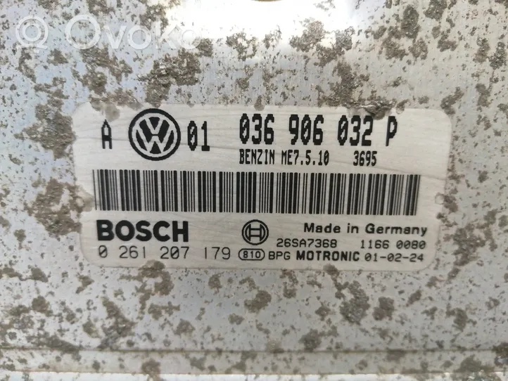 Volkswagen Golf IV Блок управления двигателя 