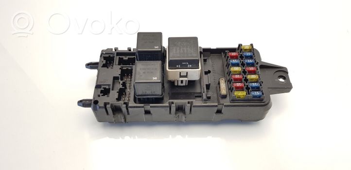 Mitsubishi Colt Module de fusibles MB953383