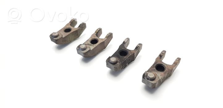 Volkswagen Golf III Fuel Injector clamp holder 