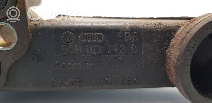 Audi A4 S4 B5 8D Reniflard / tuyau reniflard d'huile 048103772B