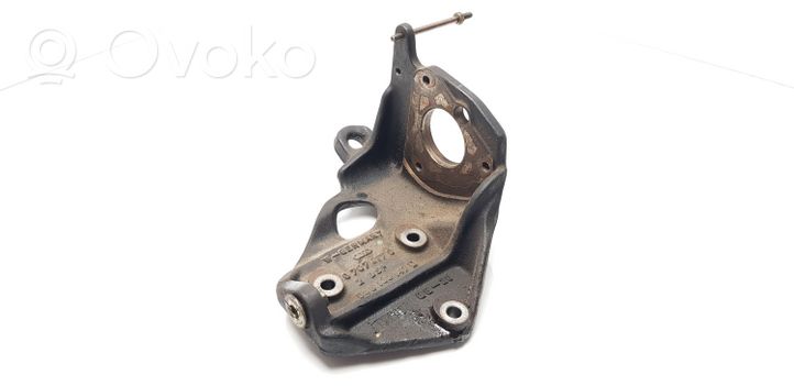 Audi A6 S6 C4 4A Supporto della pompa del carburante 046130147D