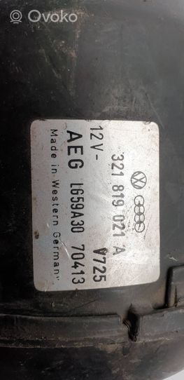 Audi 80 90 B2 Wentylator nawiewu / Dmuchawa 321819021A