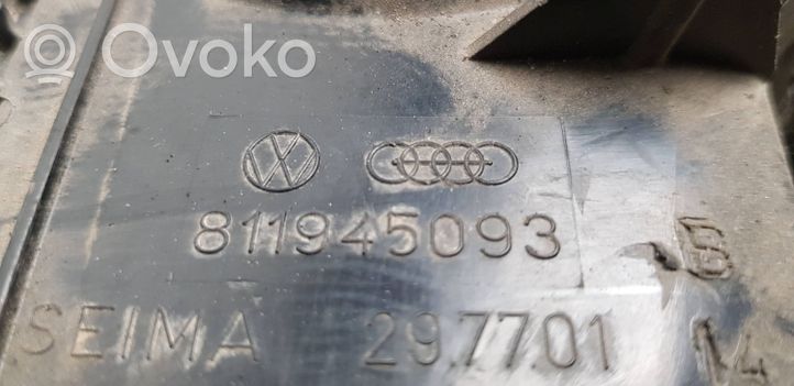 Audi 80 90 B2 Takaluukun takavalot 811945093B