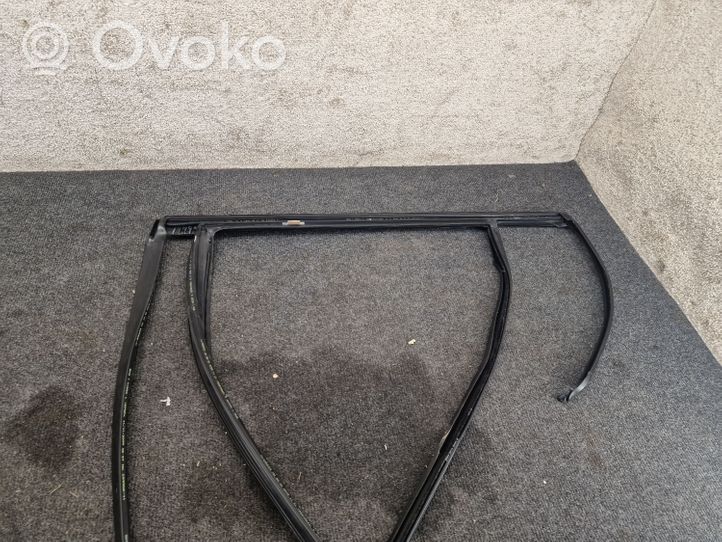 BMW X3 G01 Guarnizione in gomma finestrino/vetro portiera posteriore 7410044