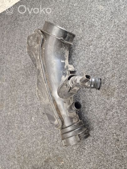 BMW 5 G30 G31 Część rury dolotu powietrza 7623745