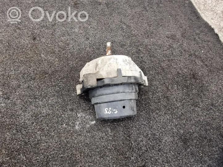 BMW X3 F25 Variklio pagalvė 6855721